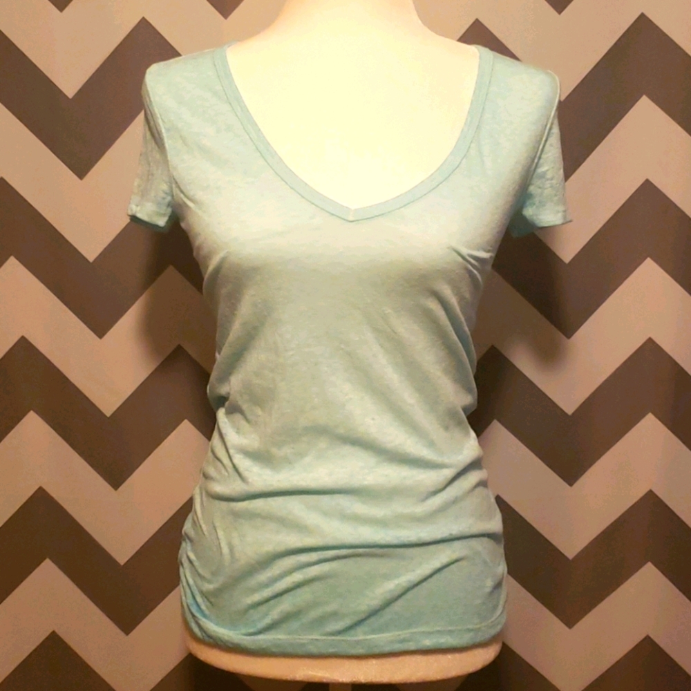 AEO ombre deep V-neck  t shirt